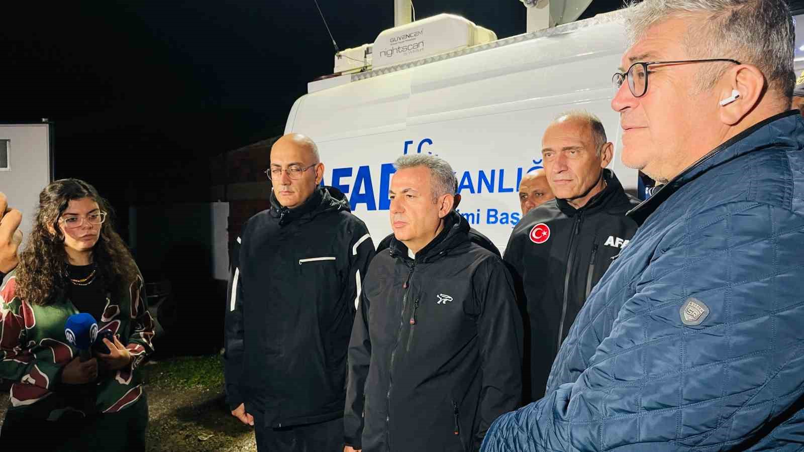 Foça’daki selde acı detay: Kızıyla telefonda görüşürken sel sularına kapıldı 4 focadaki selde aci detay kiziyla telefonda gorusurken sel sularina kapildi 0 mLH2inAb