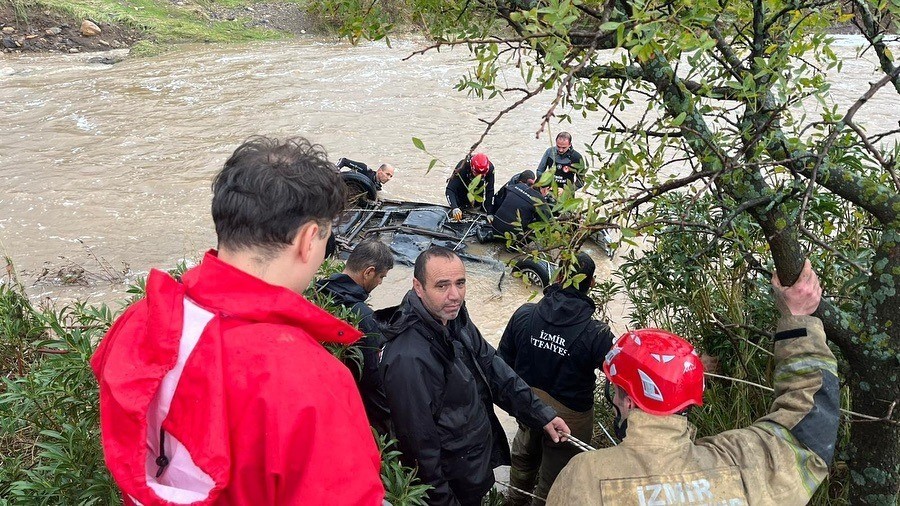 Foça’daki selde acı detay: Kızıyla telefonda görüşürken sel sularına kapıldı 7 focadaki selde aci detay kiziyla telefonda gorusurken sel sularina kapildi 3 gFagIWyc
