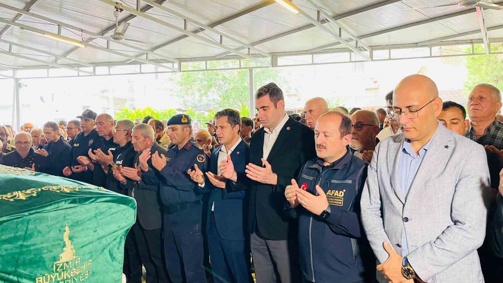 focadaki selde hayatini kaybeden yasli adam topraga verildi 2 SKPCATYW
