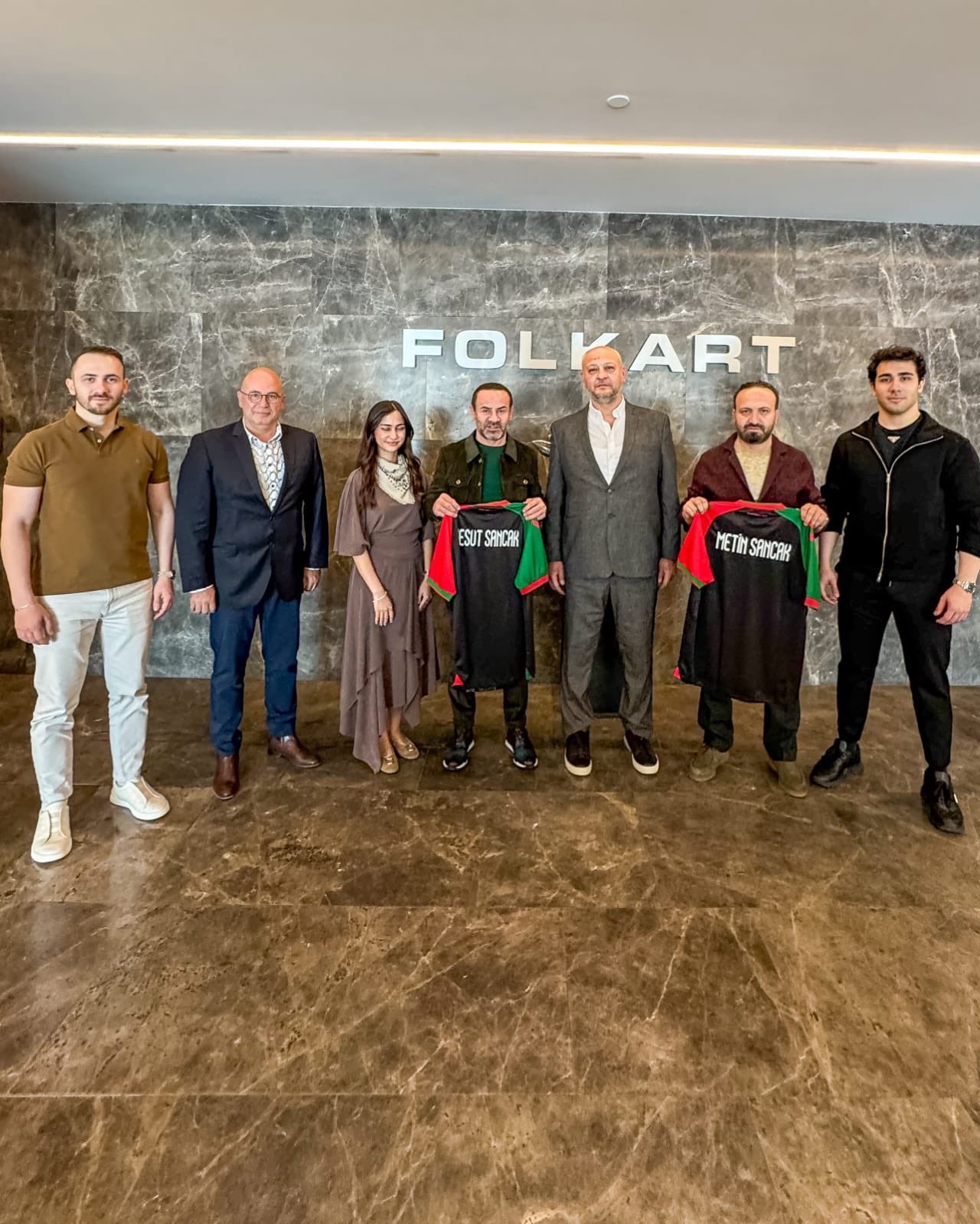 folkarttan karsiyakaya destekler suruyor 0 Mhp5rPTW