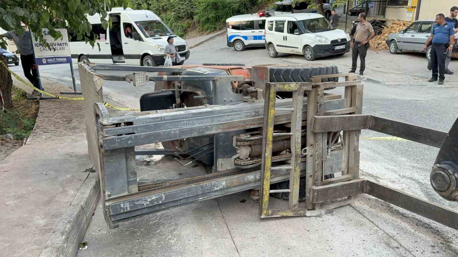 forklift rampa asagi inerken devrildi 1i agir 2 yarali 2 OZcfJP5V