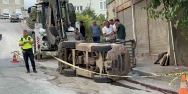 forklift-rampa-asagi-inerken-devrildi-1i-agir-2-yarali-NCuAkx4g.jpg