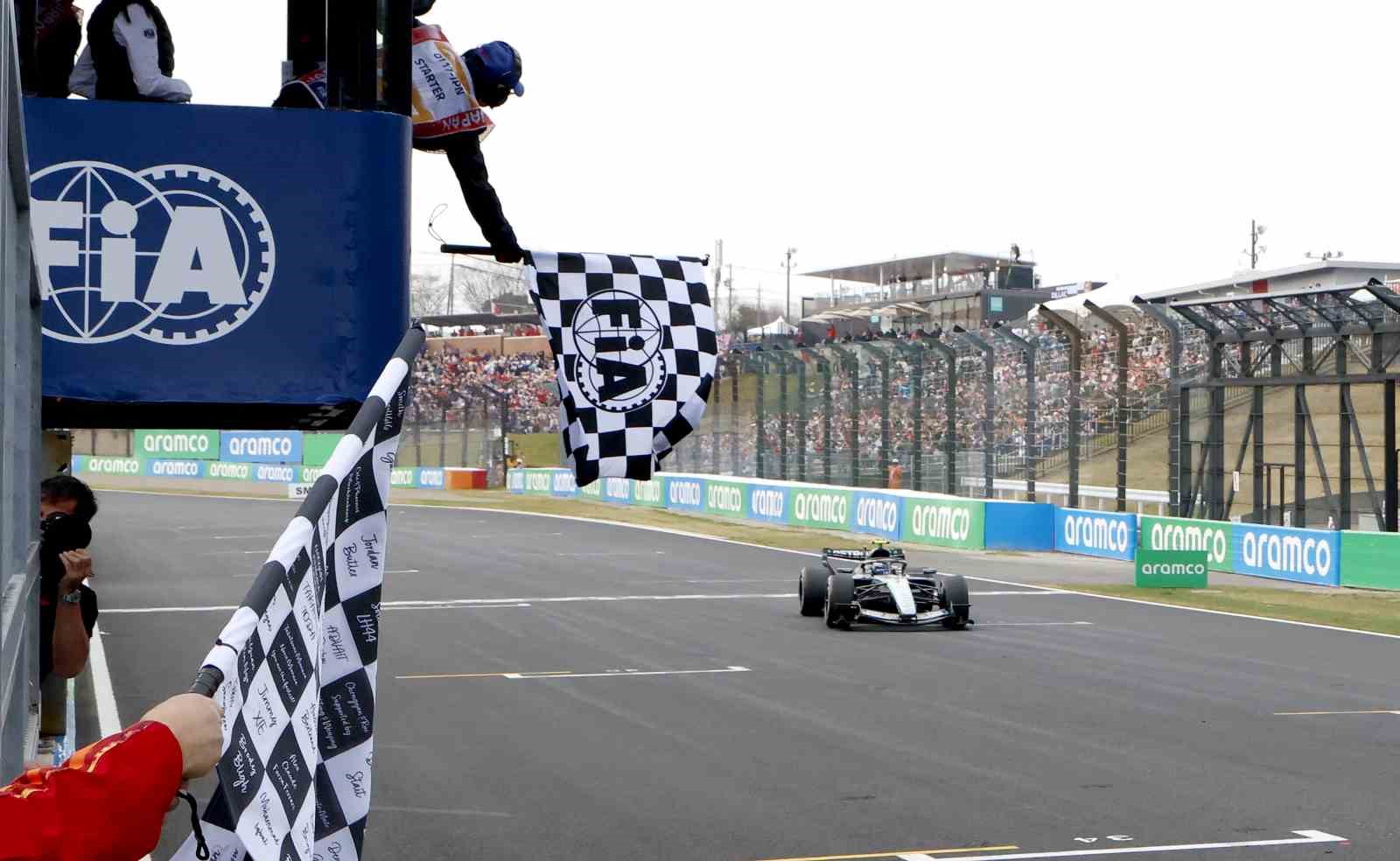 formula 1in japonya grand prixsinde kazanan kimi antonelli oldu 2 n5bvGnYn