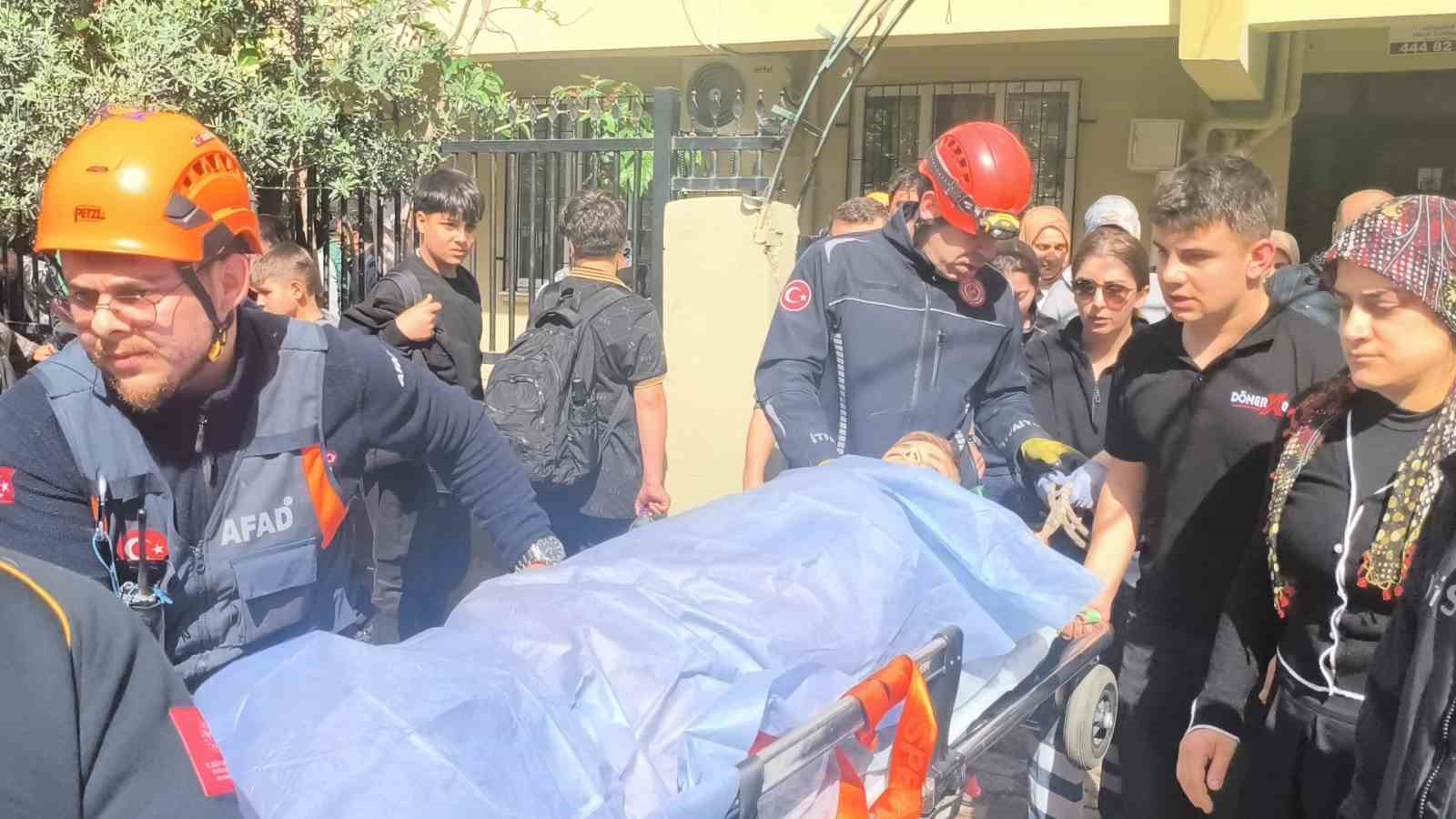 foseptik cukuruna dusen 10 yasindaki cocuk operasyonla kurtarildi 2 FtDUIKk6