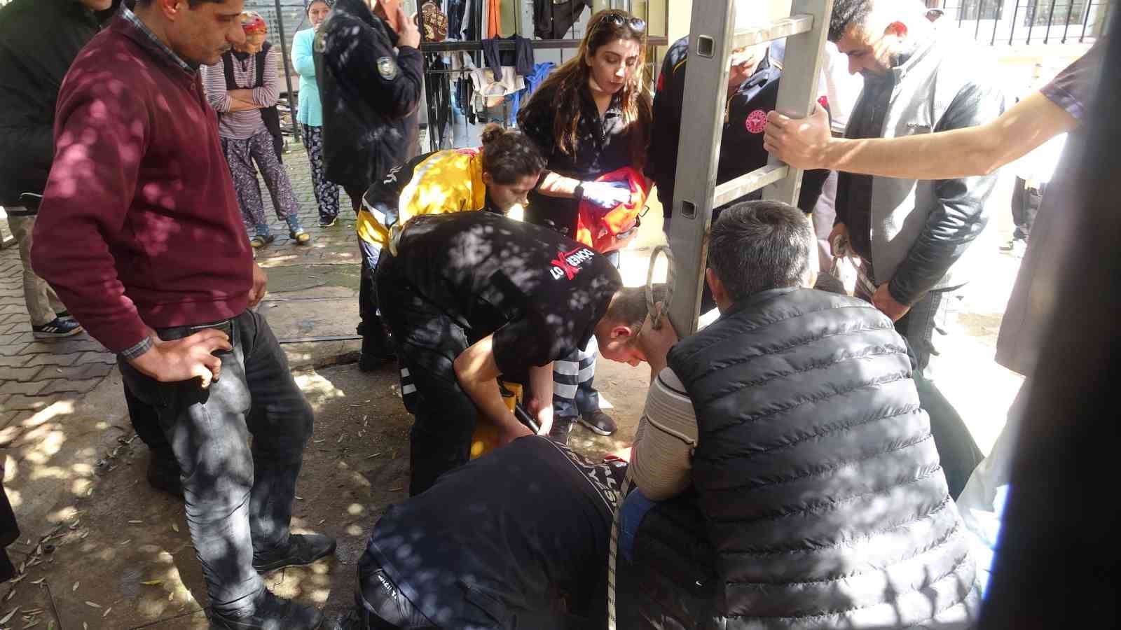 foseptik cukuruna dusen 10 yasindaki cocuk operasyonla kurtarildi 8 sPe1kggM
