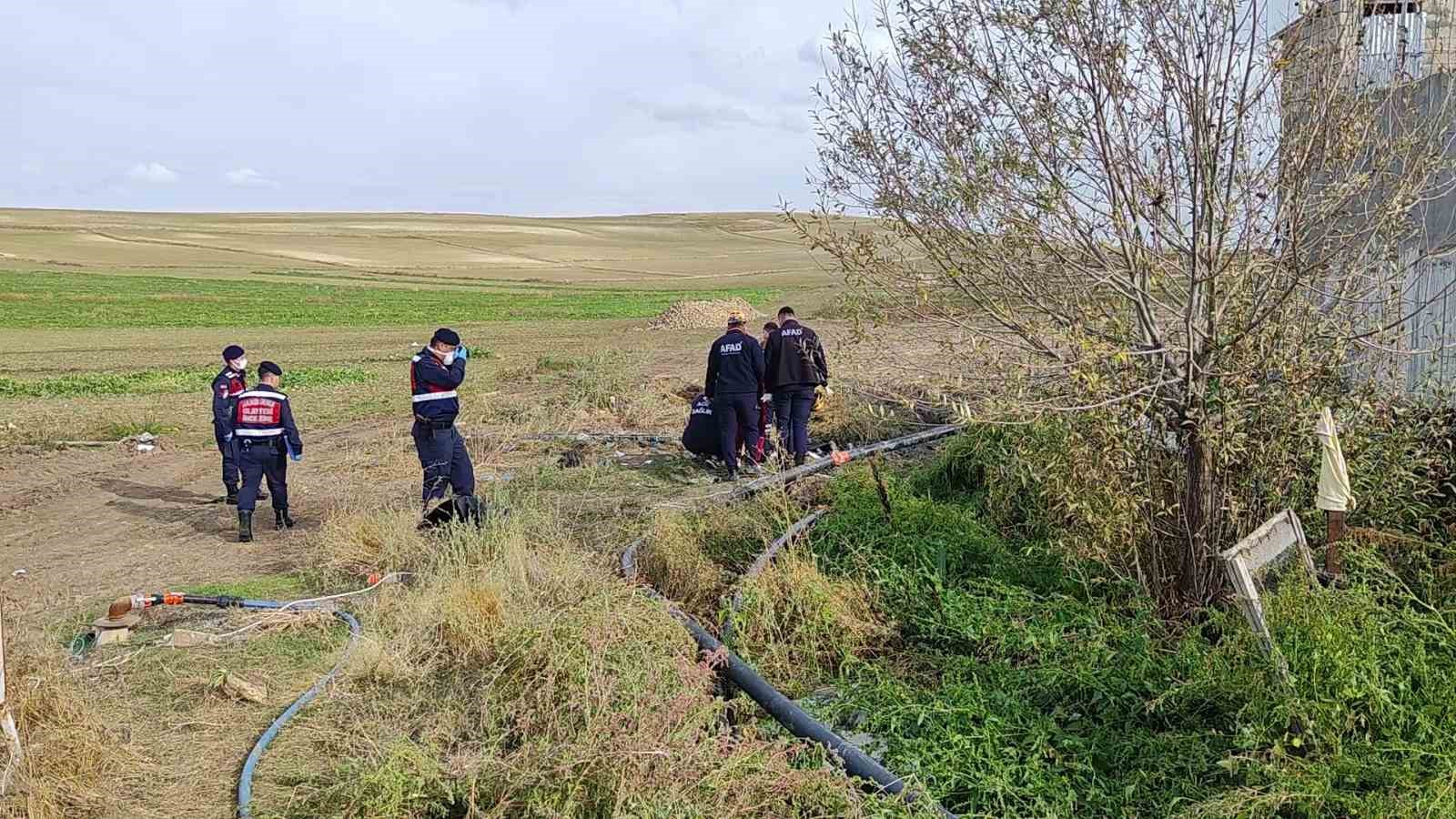 fosseptik cukuruna dusen 2 kisi oldu 0 iYk8RuRf