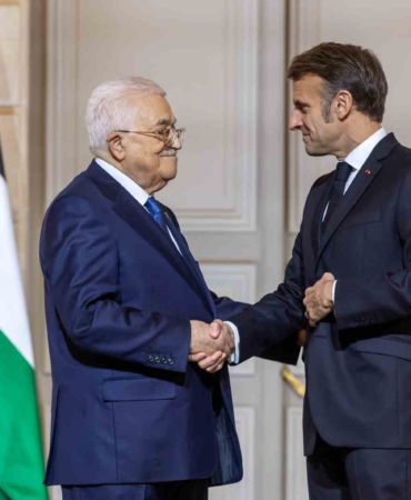 franca-cumhurbaskani-macron-ile-filistin-devlet-baskani-abbas-bir-araya-geldi-QQa8iKvu.jpg