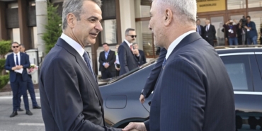 fransa-cumhurbaskani-macron-ve-yunanistan-basbakani-micotakis-ankarada-dz1tDQXh.jpg
