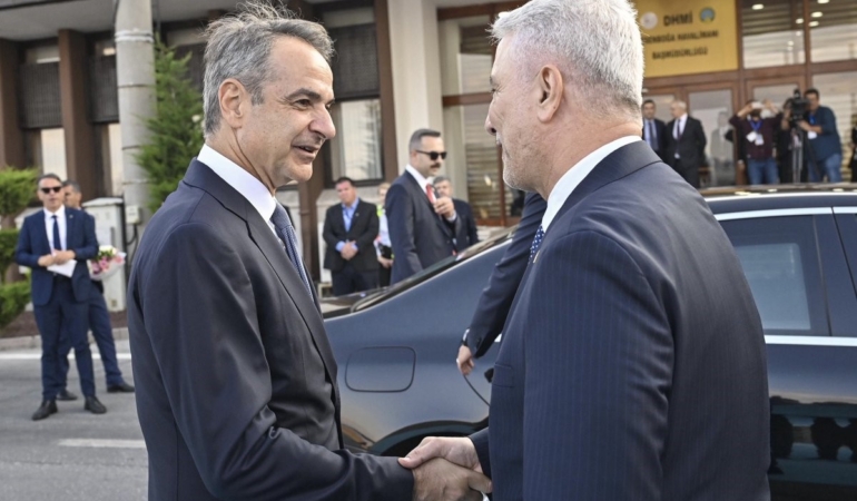 fransa-cumhurbaskani-macron-ve-yunanistan-basbakani-micotakis-ankarada-dz1tDQXh.jpg