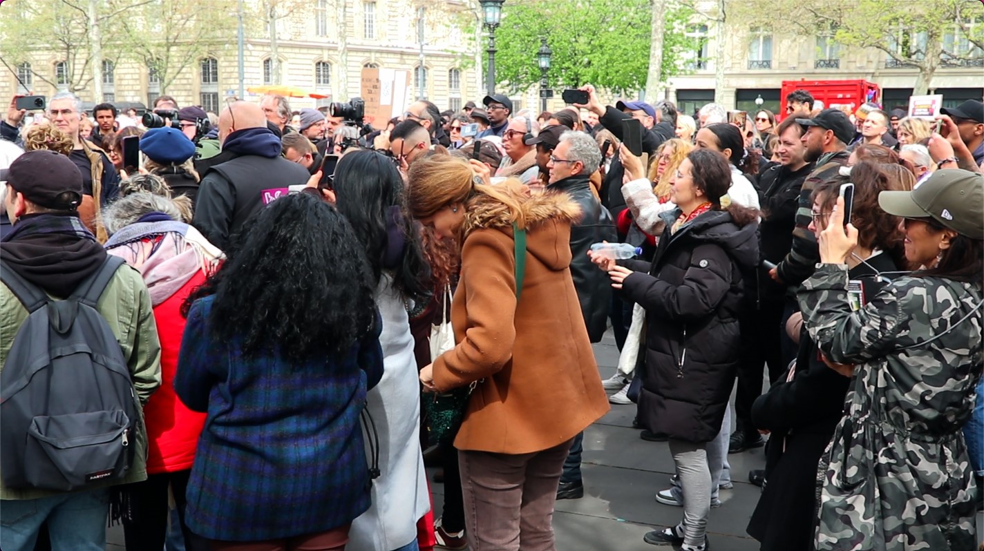 fransada cocuk istismarlarina karsi cocuguma dokunma protestosu 4 6beVT1nC