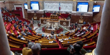 fransada-lecornu-hukumetine-yonelik-iki-gensoru-onergesi-reddedildi-I6em6SL8.jpg