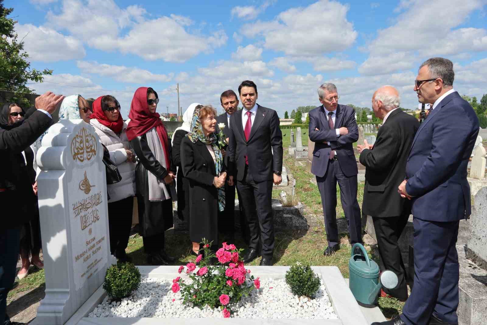 fransada sehzade osman fuad efendi ile adile sultanin kabirleri yenilendi 3 HbEj7gHv