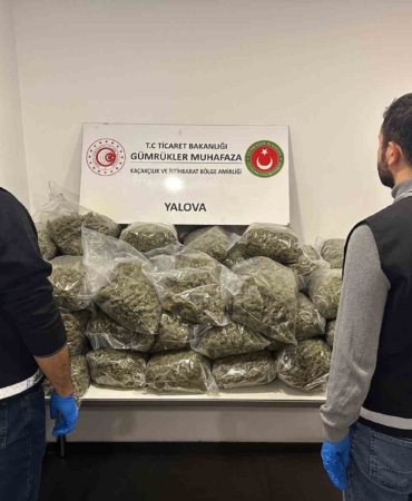 fransadan-yalovaya-gemiyle-gelen-tirda-37-kilo-uyusturucu-ele-gecirildi-CCCvbgPt.jpg