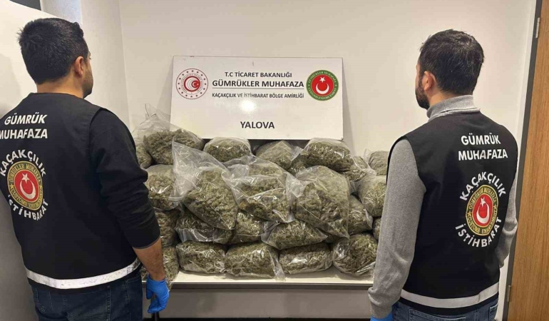 fransadan-yalovaya-gemiyle-gelen-tirda-37-kilo-uyusturucu-ele-gecirildi-CCCvbgPt.jpg