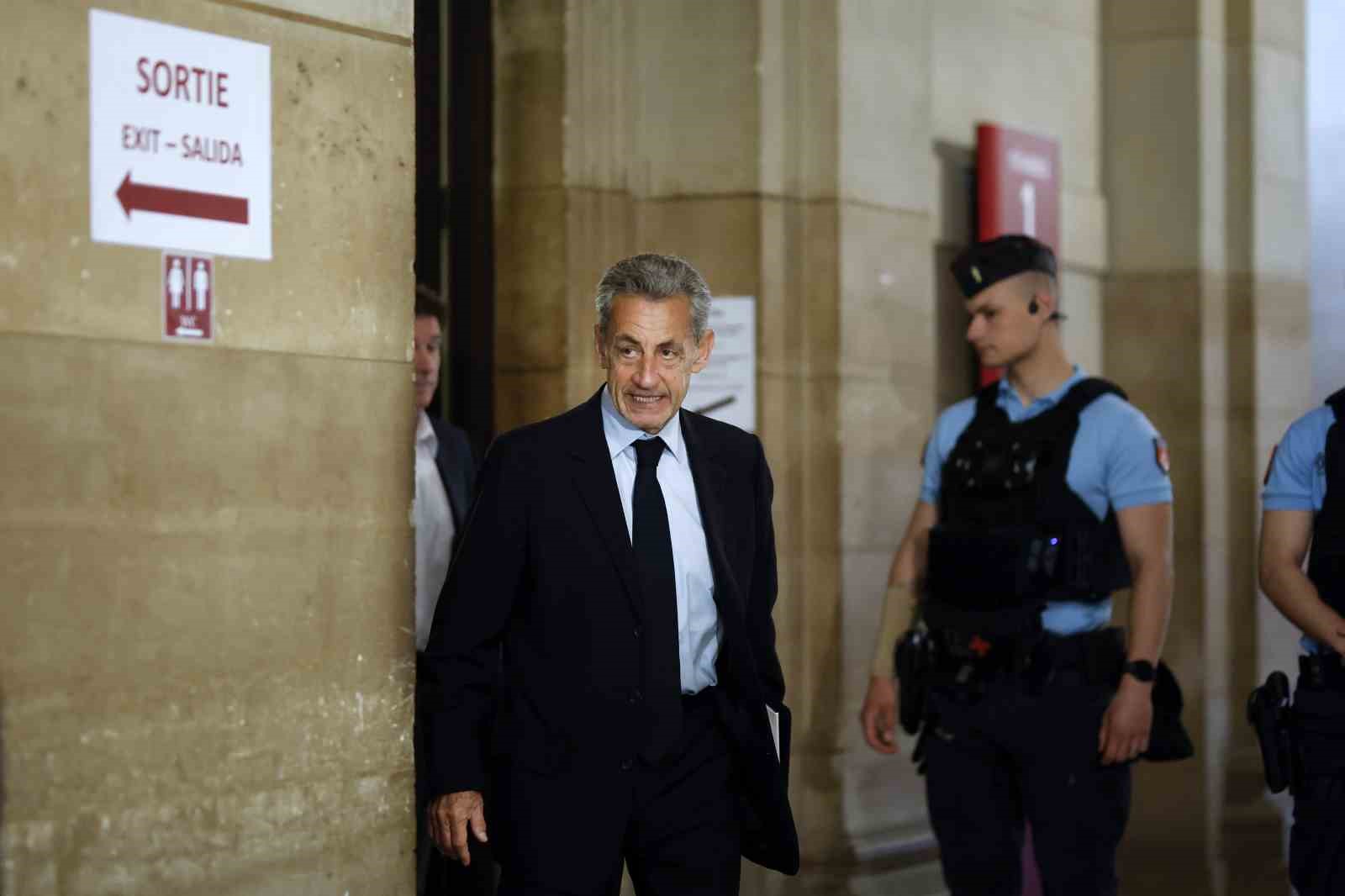 fransanin eski cumhurbaskani sarkozy hakkinda 7 yil hapis ve 5 yil siyasi yasak talebi CPifVfh9