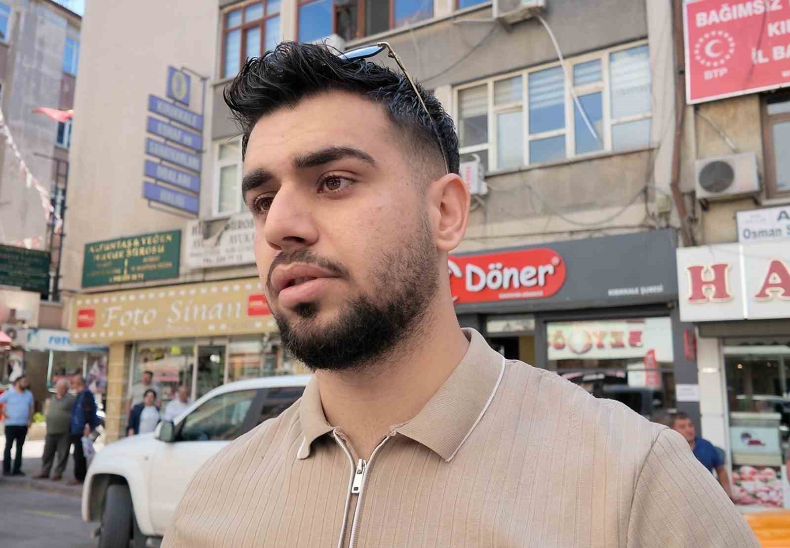 Fren yerine gaza basınca kaza kaçınılmaz oldu: Otomobiliyle iş yerine daldı 7 fren yerine gaza basinca kaza kacinilmaz oldu otomobiliyle is yerine daldi 3 8niMfvkw
