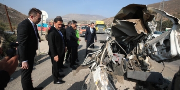 freni-arizalanan-kamyon-isikta-bekleyen-8-araca-carpti-4-yarali-4UhTJxyG.jpg