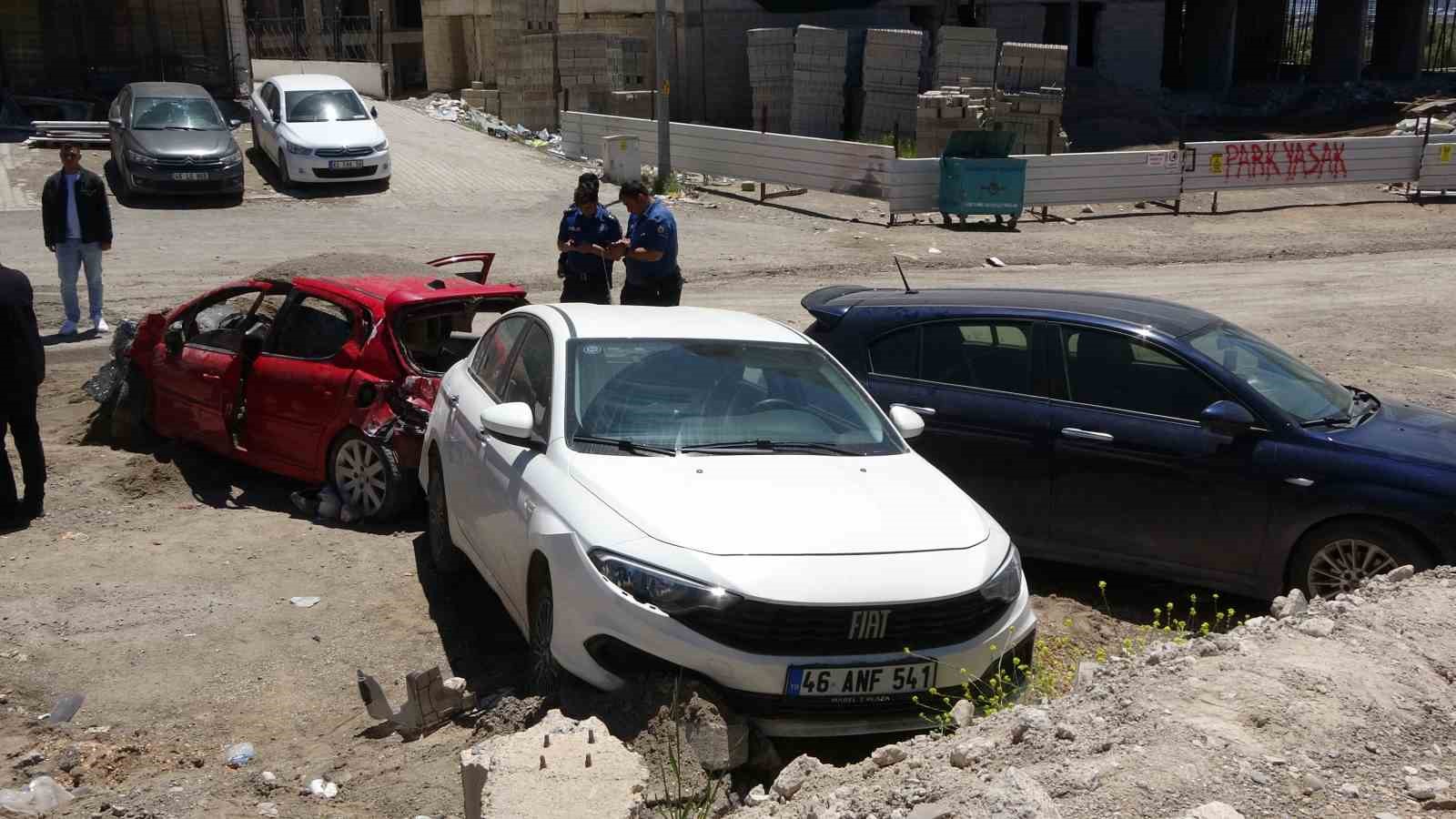 Freni boşalan kamyon 7 araca çarptı: 6 yaralı 9 freni bosalan kamyon 7 araca carpti 6 yarali 5 Y9GNenfS