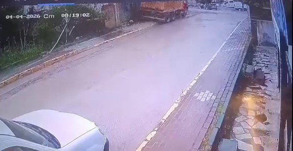 freni bosalan kamyon dehset sacti yasli adam feci sekilde can verdi 1 BWSFeYF2