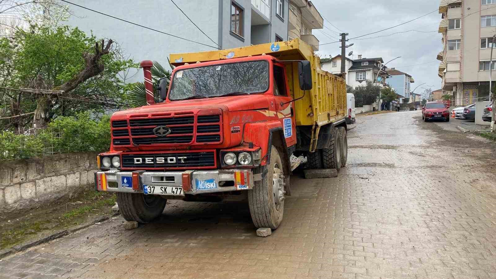 freni bosalan kamyon dehset sacti yasli adam feci sekilde can verdi 6 hFBkXNWh