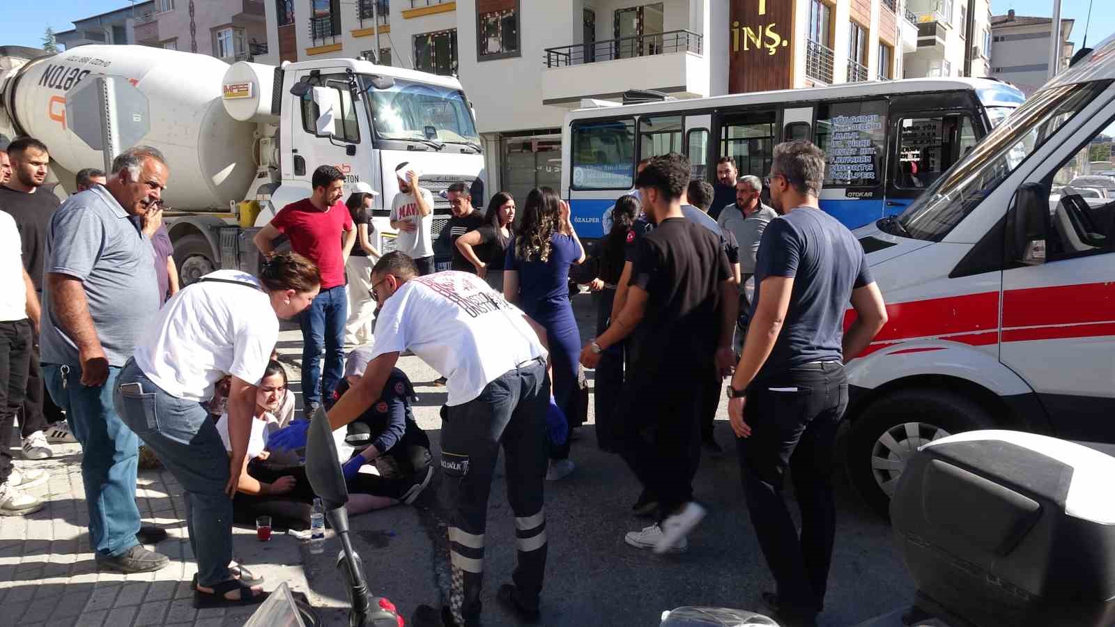 Freni boşalan minibüs dehşet saçtı: 7 yaralı 4 freni bosalan minibus dehset sacti 7 yarali 0