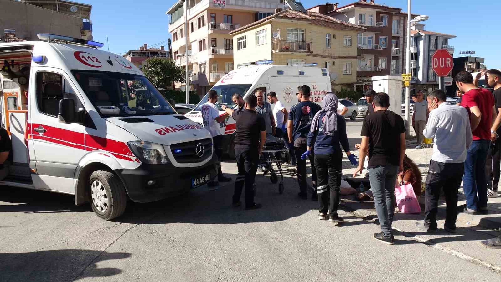 Freni boşalan minibüs dehşet saçtı: 7 yaralı 6 freni bosalan minibus dehset sacti 7 yarali 2 sf93hOKe