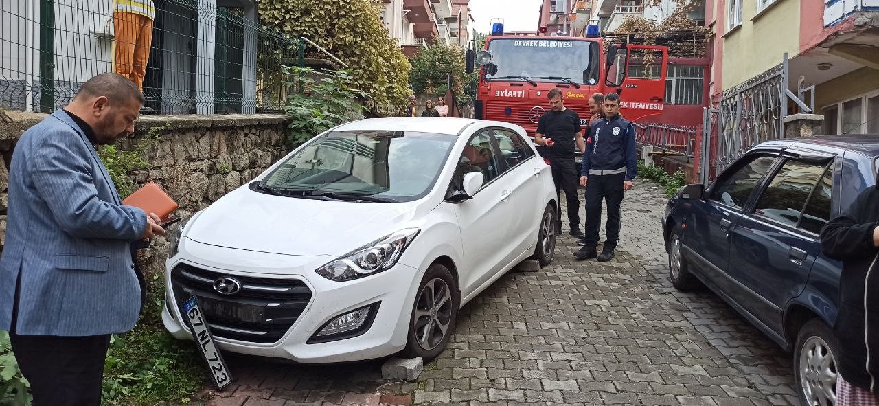Freni boşalan otomobil adama çarptı 6 freni bosalan otomobil adama carpti 2 m2XABfXF