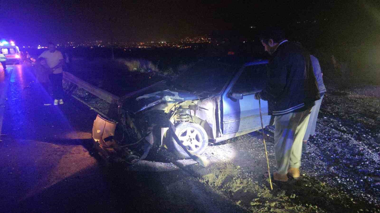Freni boşalan otomobil yolcu otobüsüyle çarpıştı 4 freni bosalan otomobil yolcu otobusuyle carpisti 0 T6HP8PI6