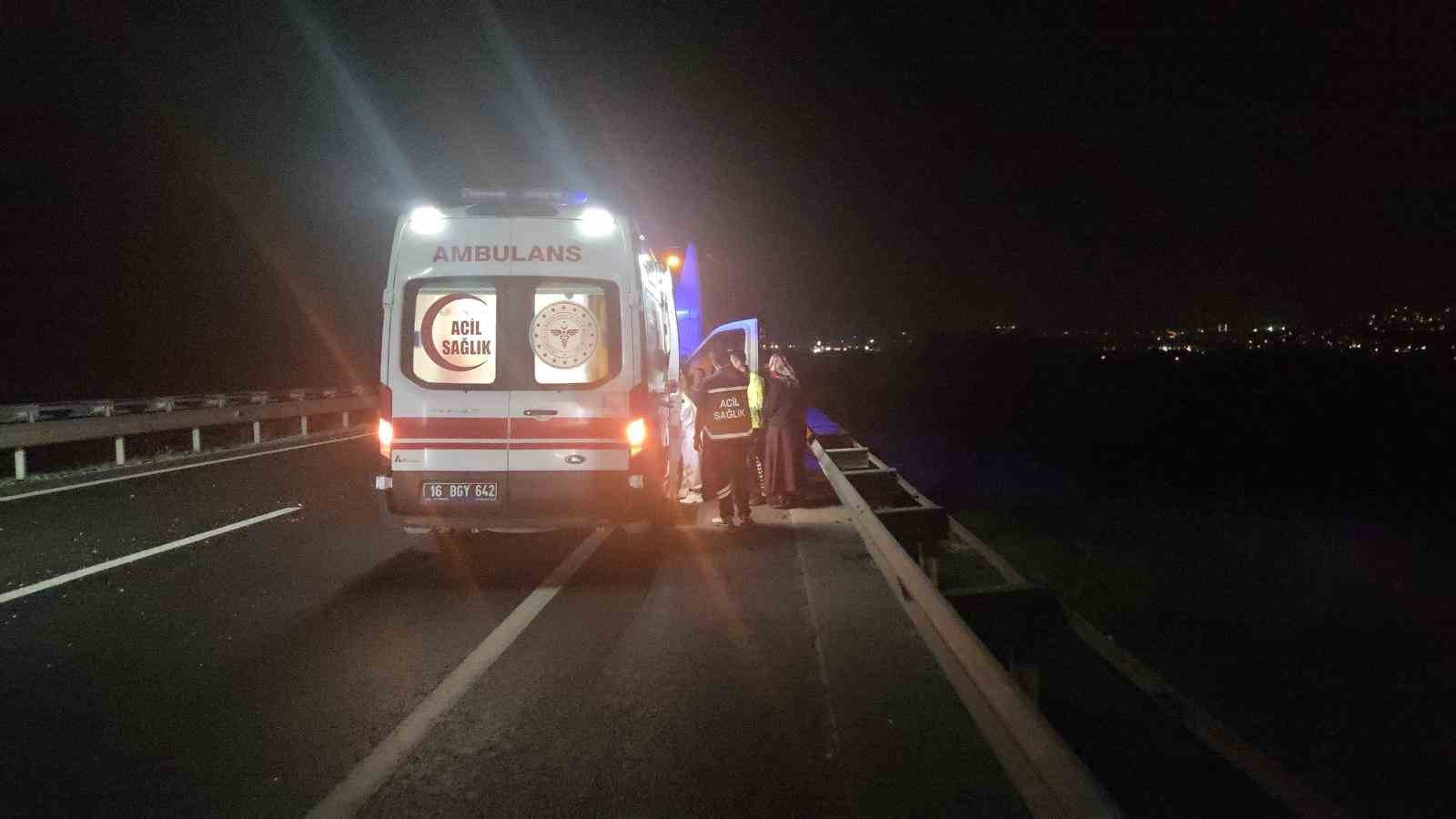 Freni boşalan otomobil yolcu otobüsüyle çarpıştı 7 freni bosalan otomobil yolcu otobusuyle carpisti 3 VlF9YpVE
