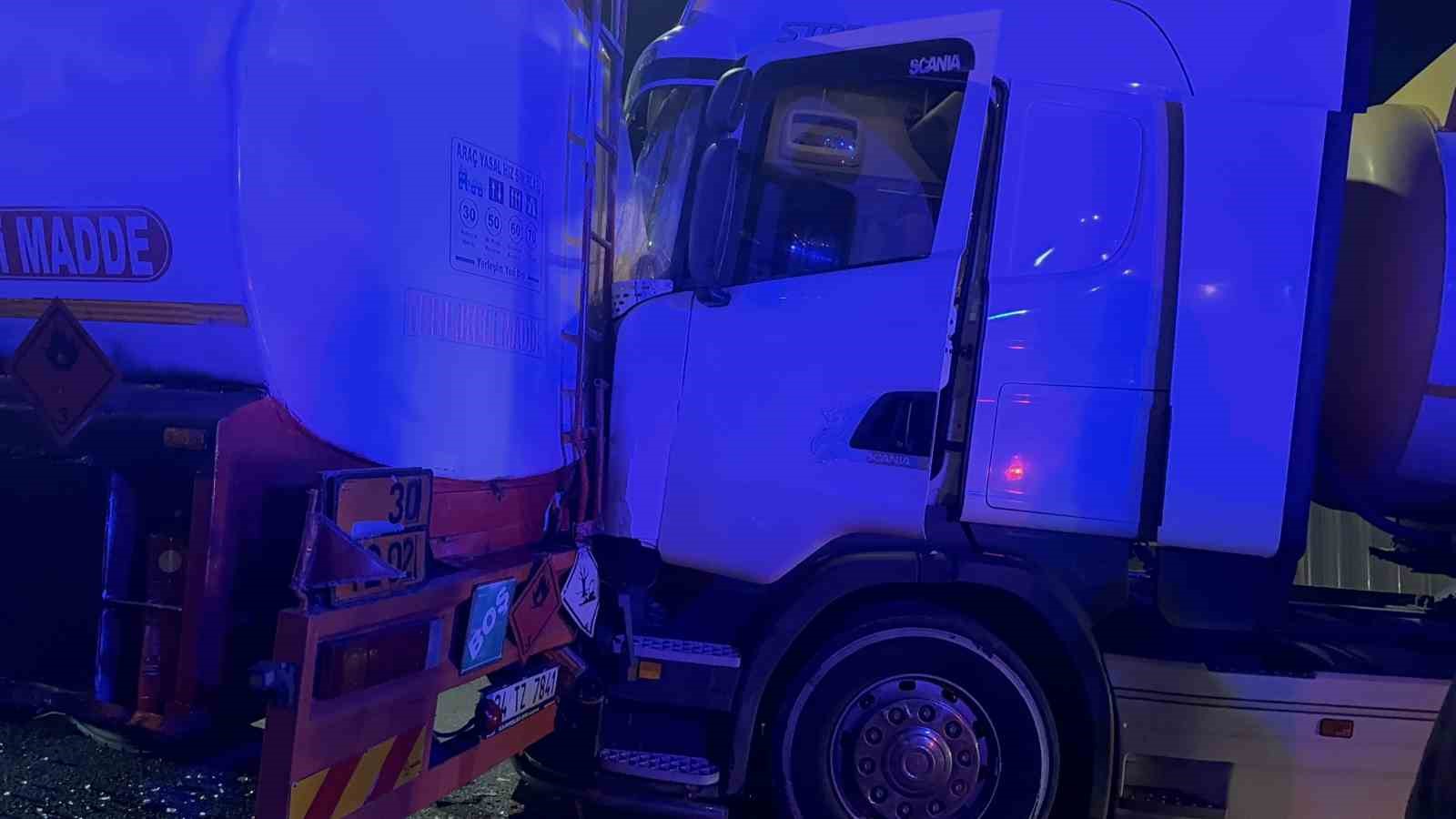 freni bosalan tanker zincirleme kazaya sebep oldu 1 yarali 3 Z2CUUkTS