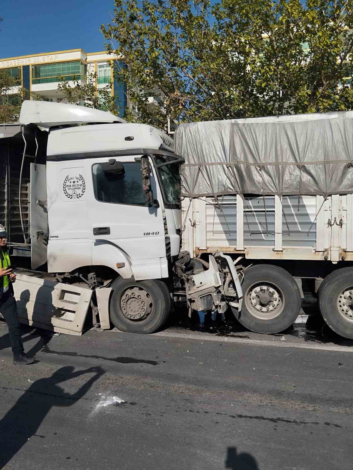 freni bosalan tir baska bir tira arkadan carpti 1 yarali 1 GC6KWvWm