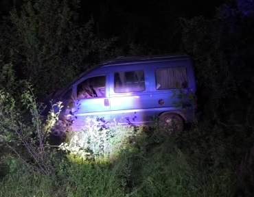 freni-patlayan-arac-bahceye-uctu-surucu-yaralandi-TsisvMZN.jpg