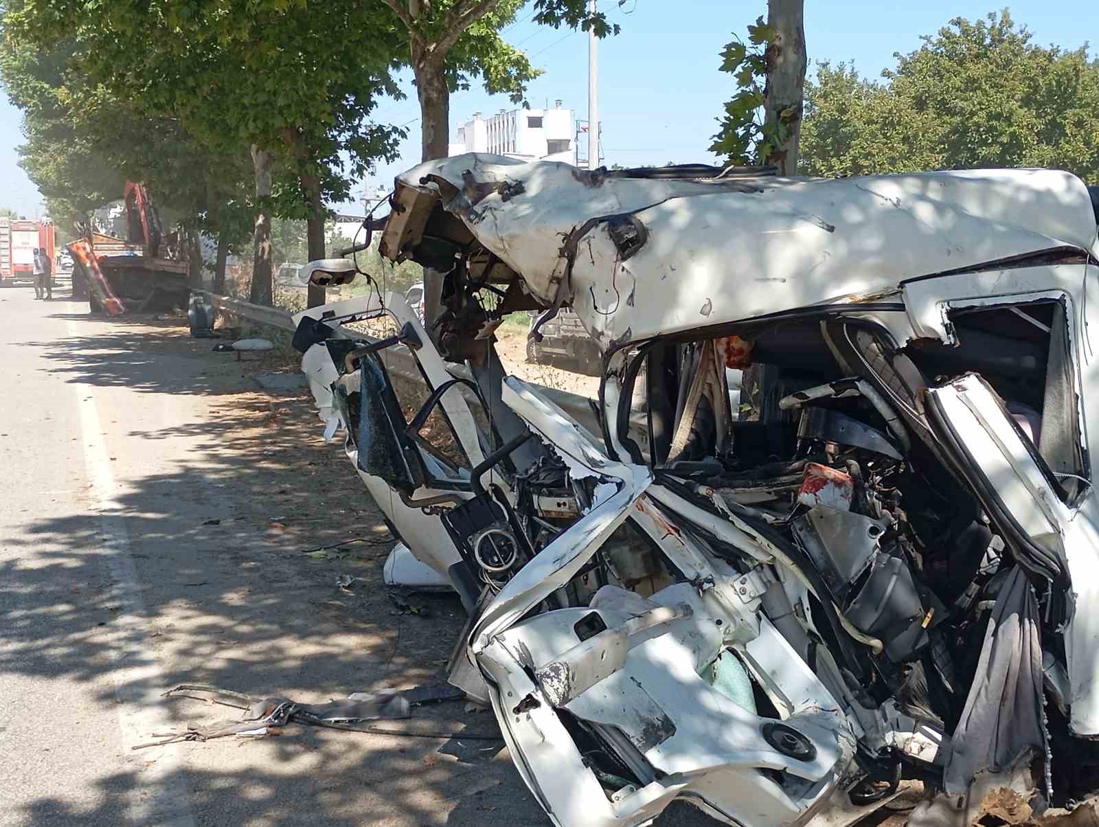 Freni patlayan kamyon 2 araca çarptı; 3 kişi yaralandı 21 freni patlayan kamyon 2 araca carpti 3 kisi yaralandi 17 dV82Ej1c