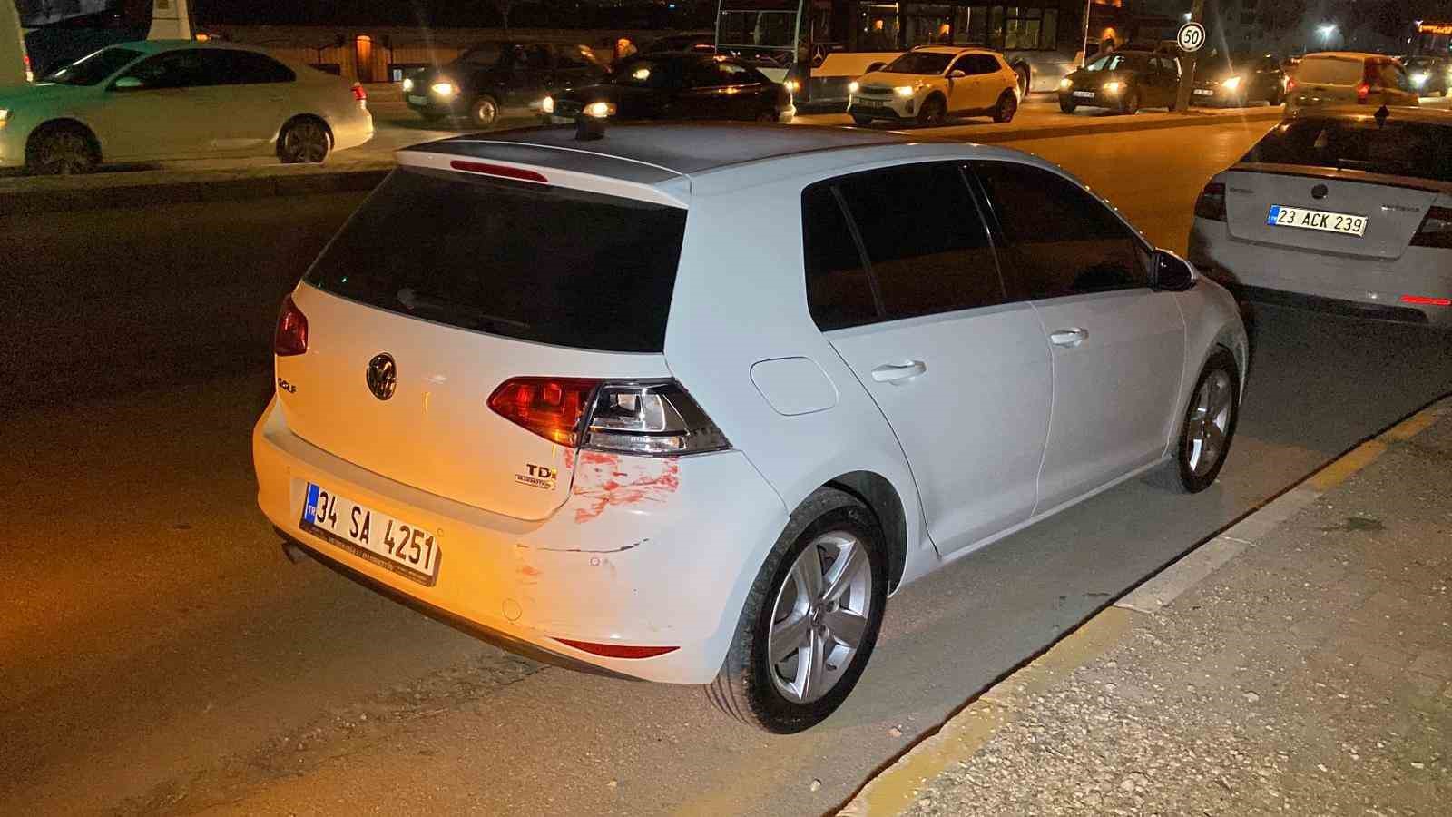 freni patlayan kamyon once otomobile ardindan insaat bariyerine carpti 2 yarali 2 es8nGK9I