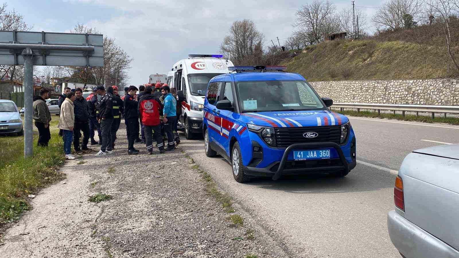 frenine bakmak icin indi araci gozlerinin onunde sarampole yuvarlandi 1 5EfDDMii