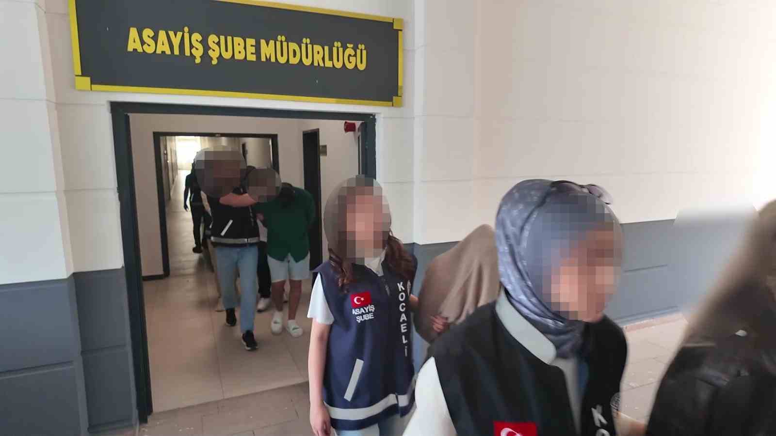 fuhus cetesine darbe 18 kadin kurtarildi 14 tutuklama 5 SrMZ2L84