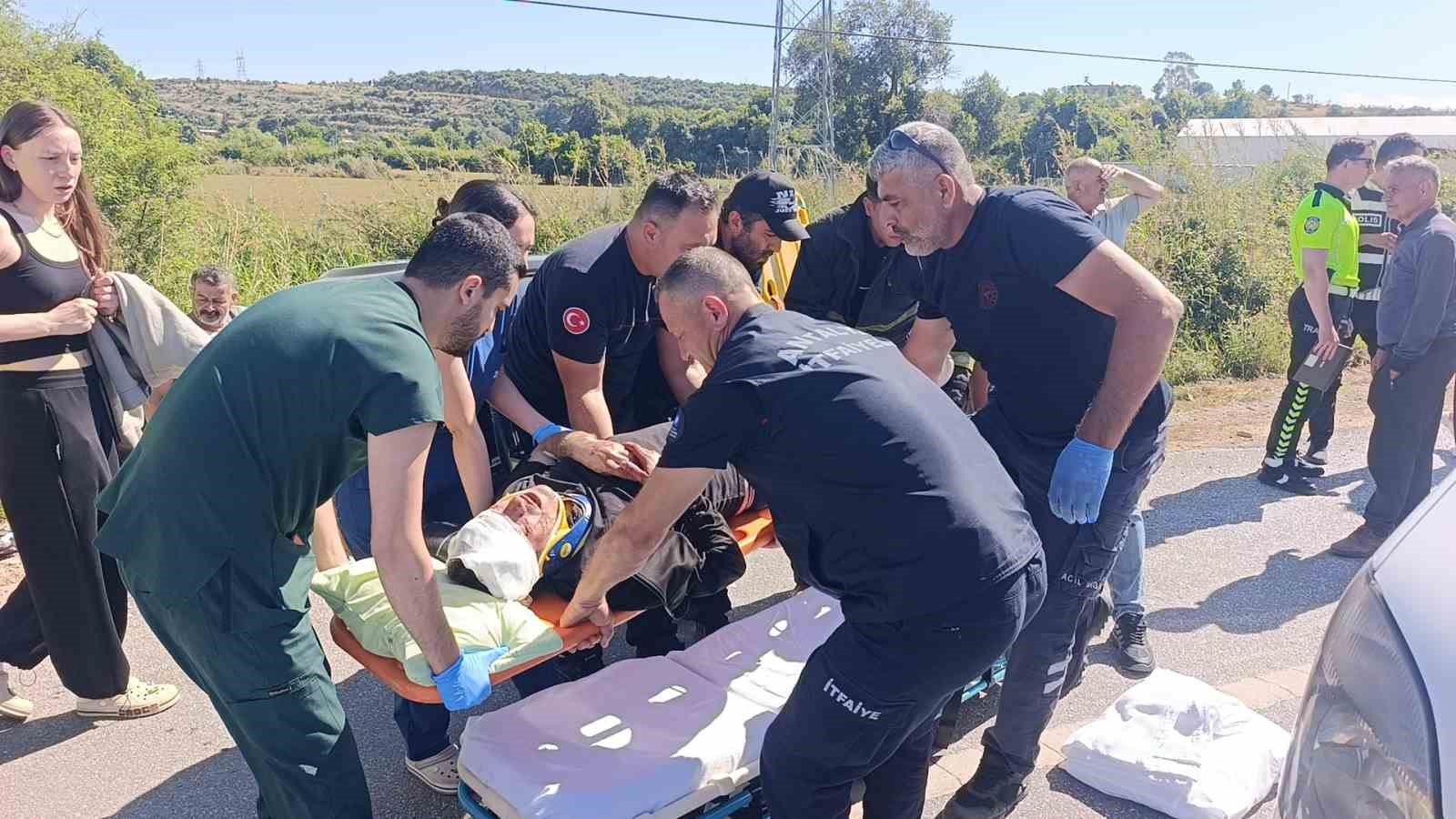 futbolcu furkan perker bayram tatili yolunda ailesiyle kaza gecirdi 5 yarali 2 VLA4lCFG