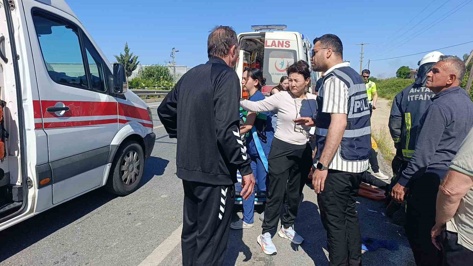 futbolcu furkan perker bayram tatili yolunda ailesiyle kaza gecirdi 5 yarali 6 zjI9RhhT