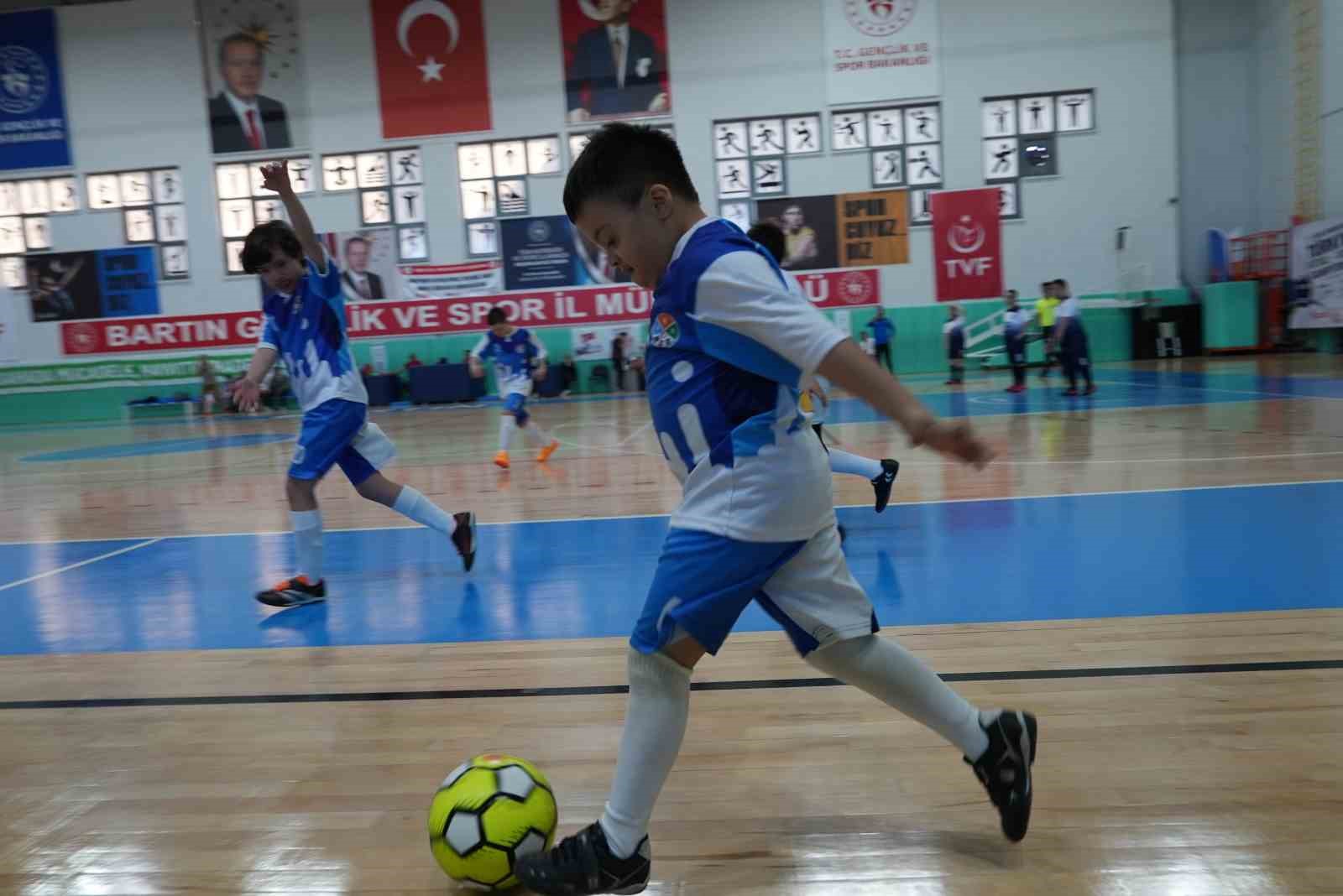 futsal turkiye sampiyonasinda ikincilik bagcilarin 0 UTeU8Jcr