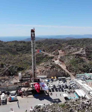 gabardan-milli-gurur-petrol-uretimi-yuzde-42-ile-zirveye-cikti-cari-aciga-yillik-2-hGbdOhXP.jpg