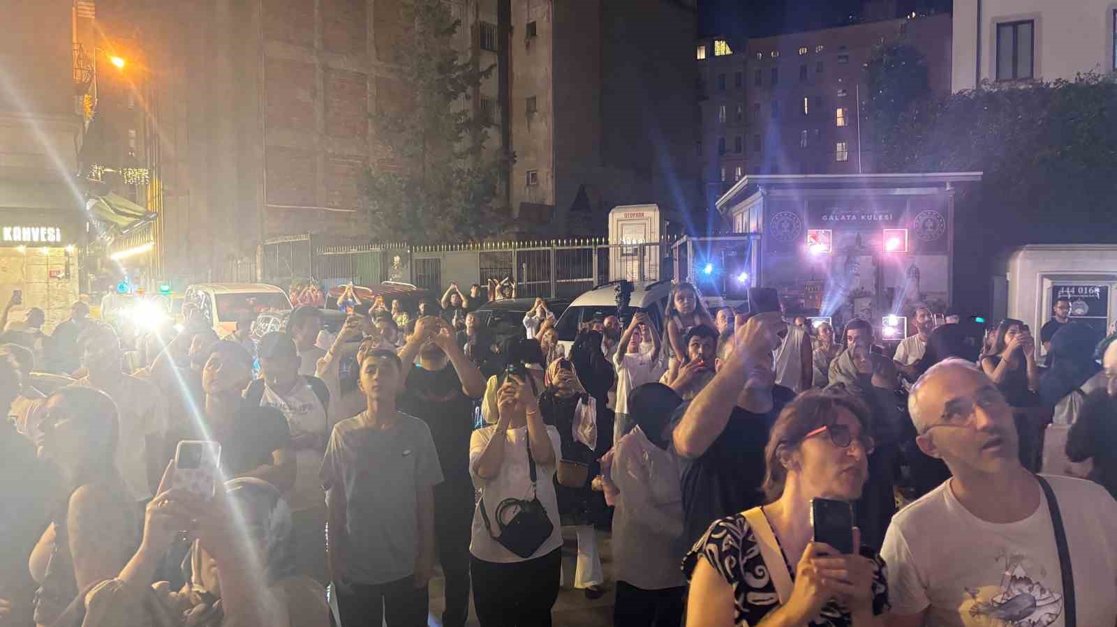 Galata Kulesi’nde 15 Temmuz’a özel Mapping gösterisi 5 galata kulesinde 15 temmuza ozel mapping gosterisi 1 ursjaMSh