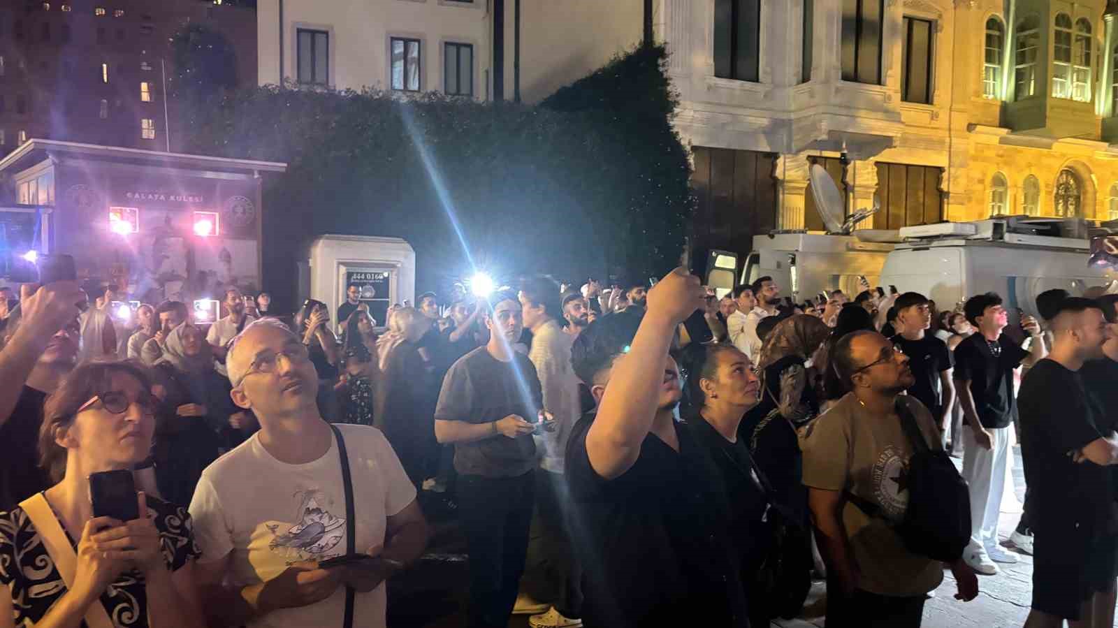 Galata Kulesi’nde 15 Temmuz’a özel Mapping gösterisi 6 galata kulesinde 15 temmuza ozel mapping gosterisi 2 b4kAqXNJ