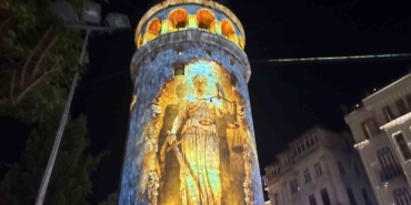 galata-kulesinde-15-temmuza-ozel-mapping-gosterisi-W3Ux7QpT.jpg