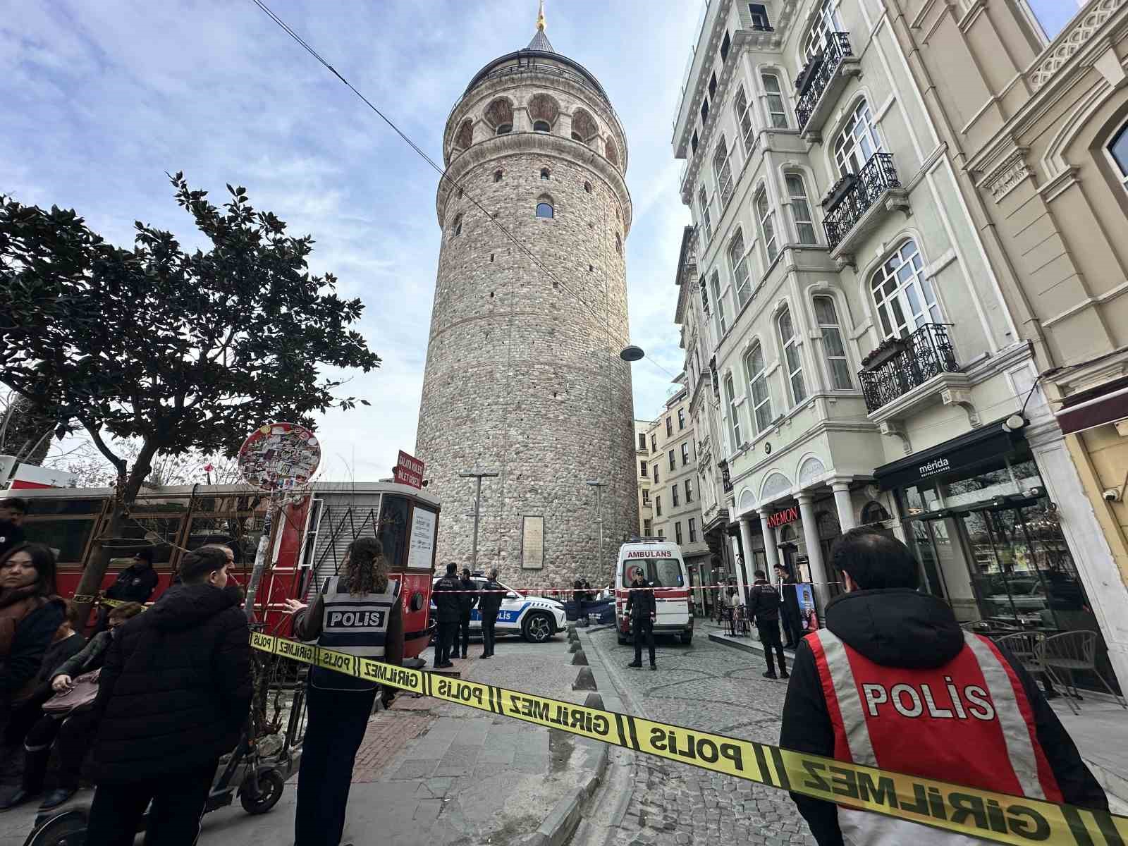 galata kulesinden atlayan kadin hayatini kaybetti 0 Yj7niM2z