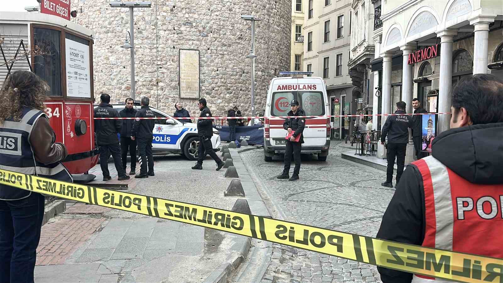 galata kulesinden atlayan kadin hayatini kaybetti 2 WnX2E5UO