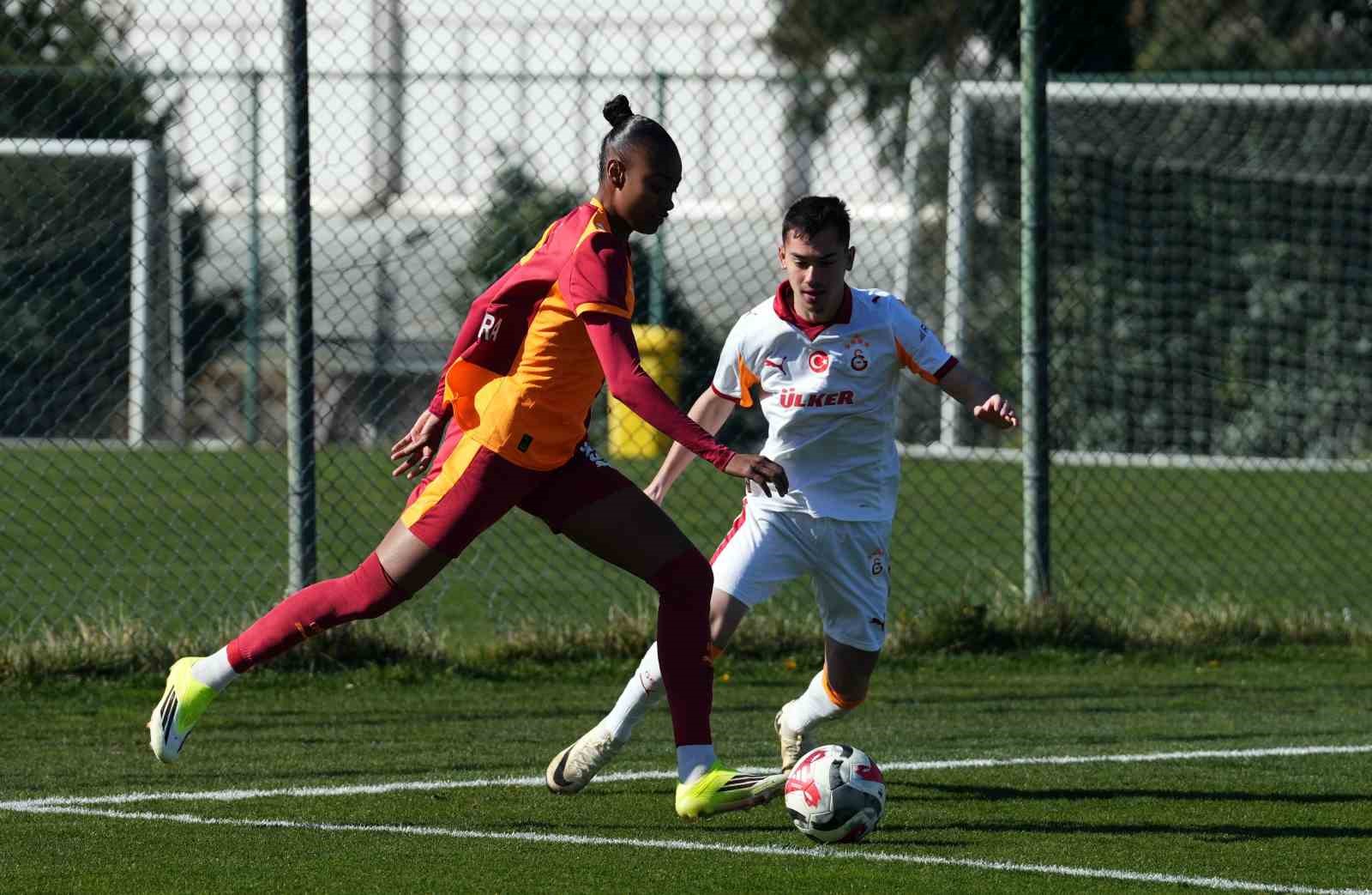 galatasaray 8 mart dunya emekci kadinlar gunu etkinligi duzenledi 16 MMgS9pGK