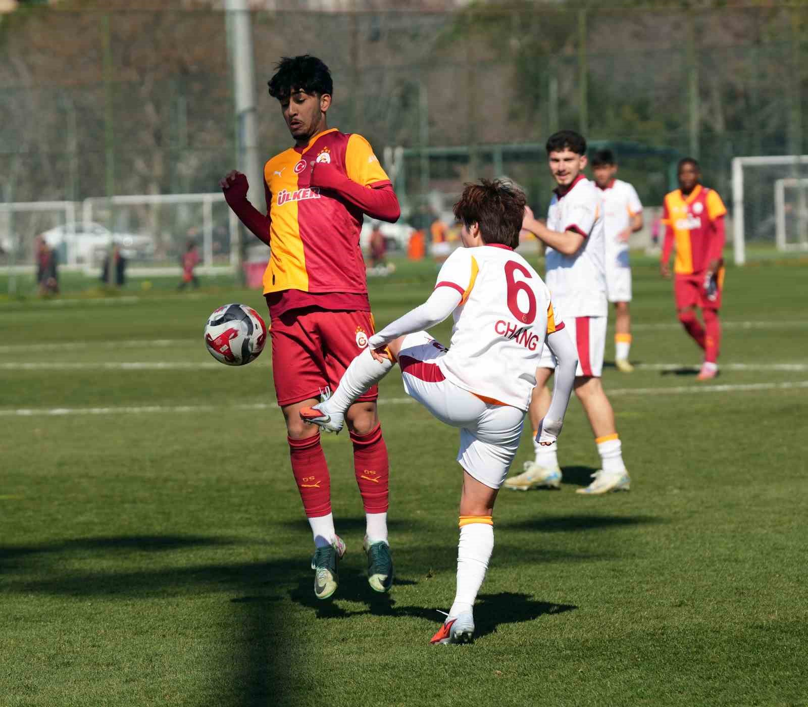 galatasaray 8 mart dunya emekci kadinlar gunu etkinligi duzenledi 21 XuiROCmV