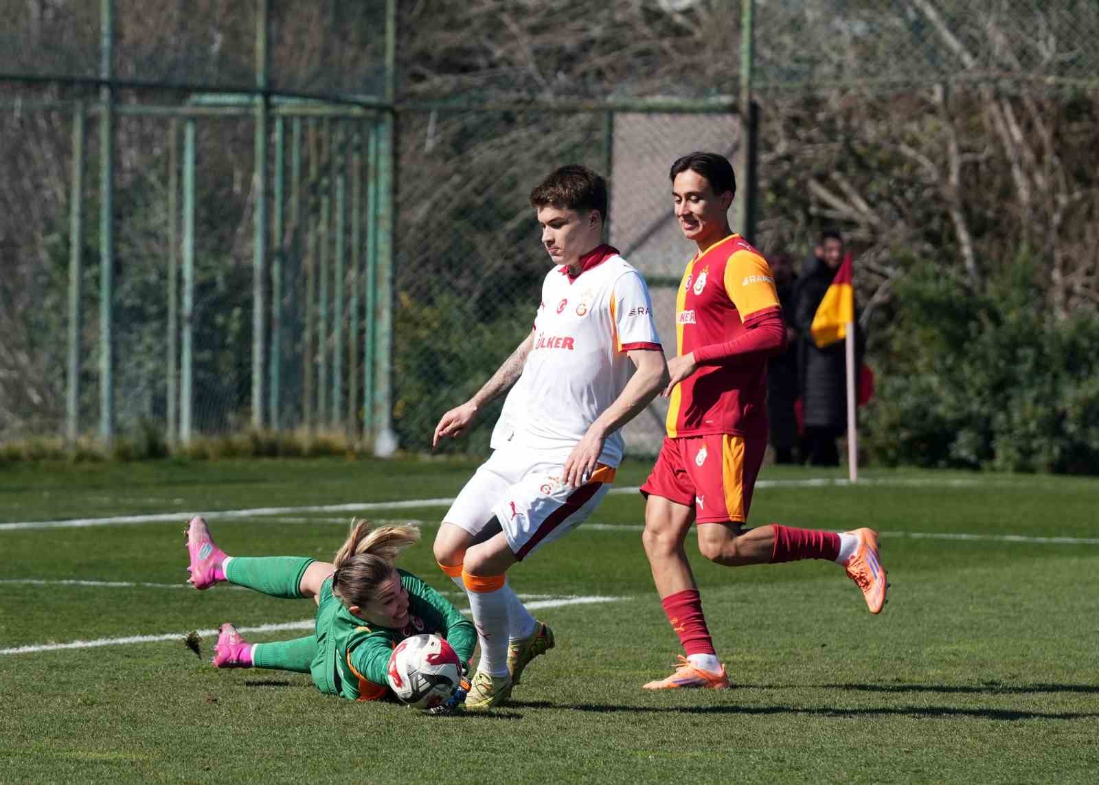 galatasaray 8 mart dunya emekci kadinlar gunu etkinligi duzenledi 24 UyywiP2Q