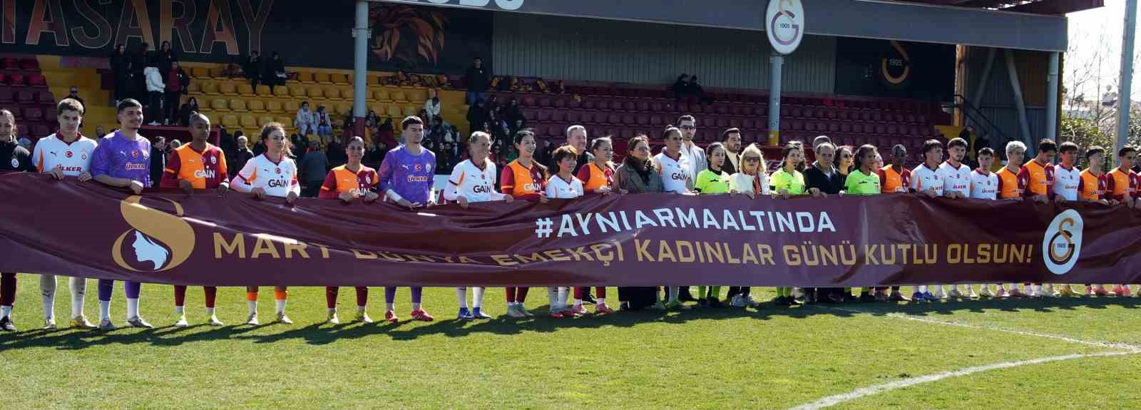 galatasaray 8 mart dunya emekci kadinlar gunu etkinligi duzenledi 26 InAyFhKe