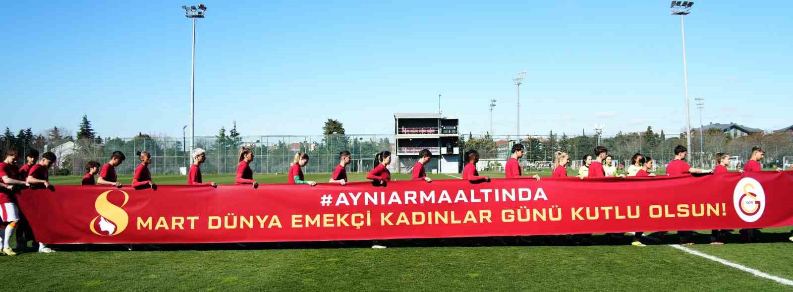 galatasaray 8 mart dunya emekci kadinlar gunu etkinligi duzenledi 3 AaYklPfb